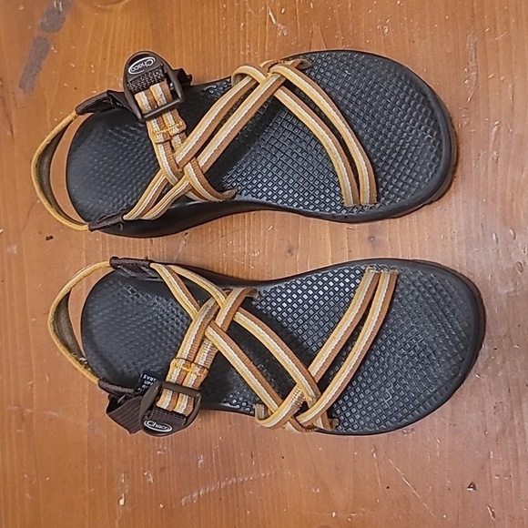 CHACO ZX2 CLASSIC COMFORT STRAP SPORT WOMEN'S ORANGE GEOMETRIC SANDAL SIZE 6 - Picture 1 of 9